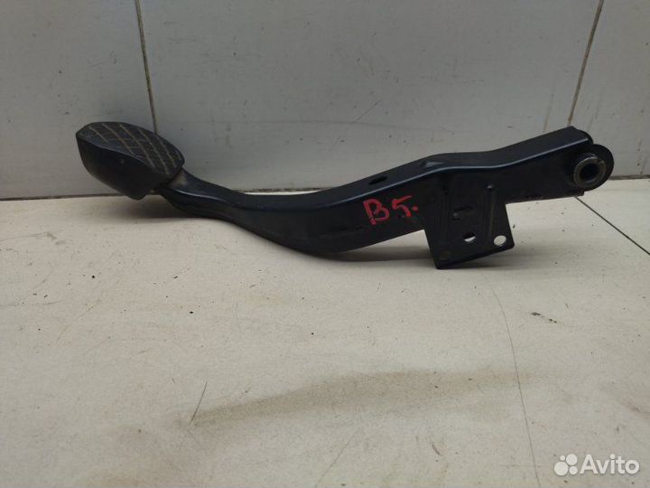 Педаль тормоза Volkswagen Passat B5+ седан ALZ