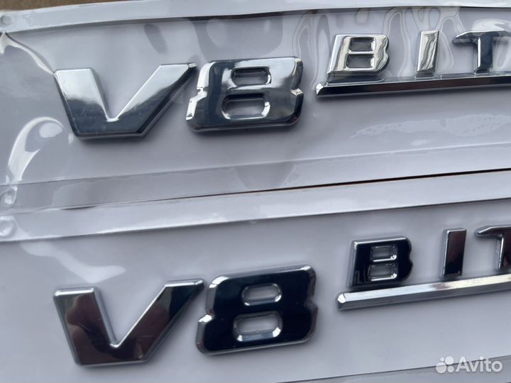 Шильдик на крыло Mercedes V8 Biturbo