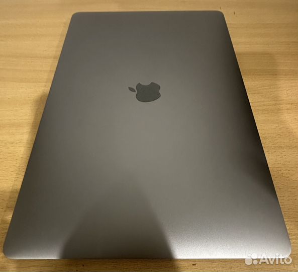 Macbook pro 15 2018 i7 16/512