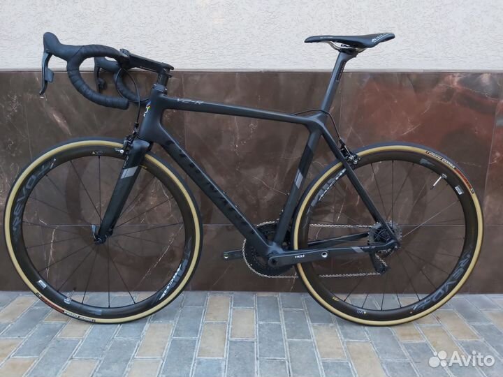 Карбоновый шоссейный велосипед colnago v2-r
