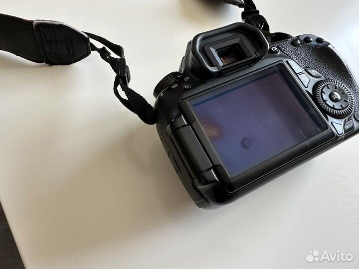 Зеркальный фотоаппарат canon 60d. бу