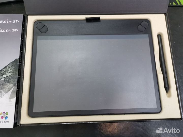 Wacom intuos 3D CTH-690/K размер Medium