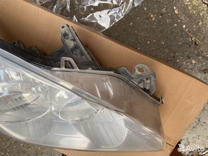Фара передняя правая на opel astra h