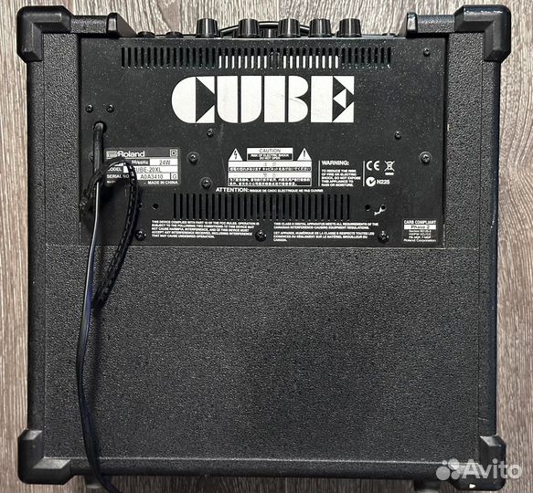 Комбоусилитель roland cube 20 xl cosm