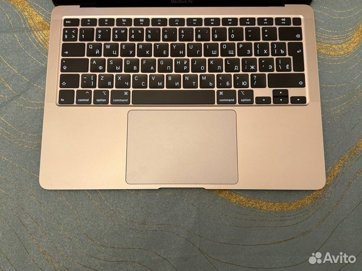 Apple MacBook Air 2020 Core i7 16/1тб, идеал