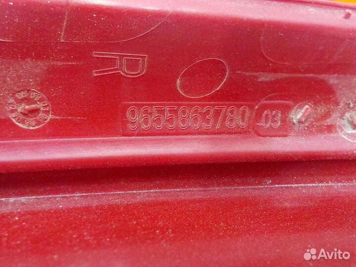 Фонарь правый Citroen C4