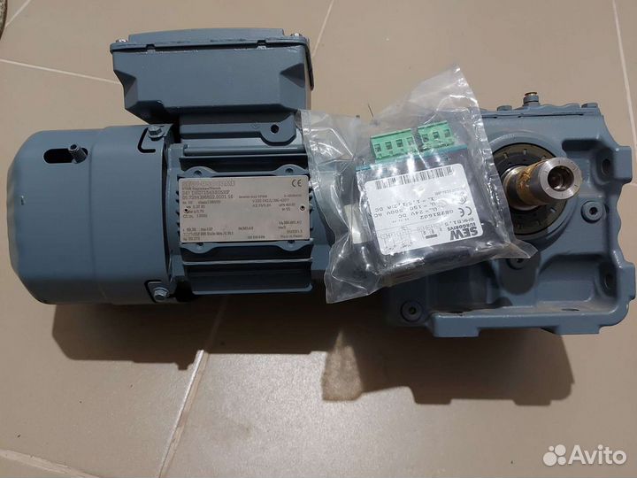 Мотор-редуктор sew usocom s47