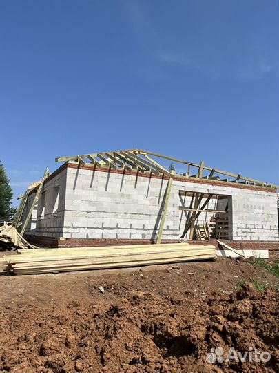 Бригада строителей