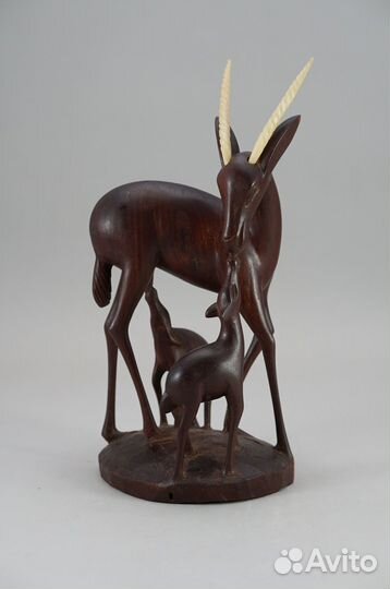 Статуэтка из дерева «Конгони с детенышами»