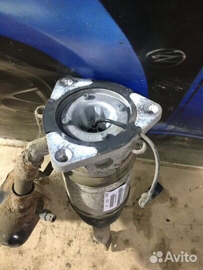 Задние пневматические стойки в сборе Audi A8 D3