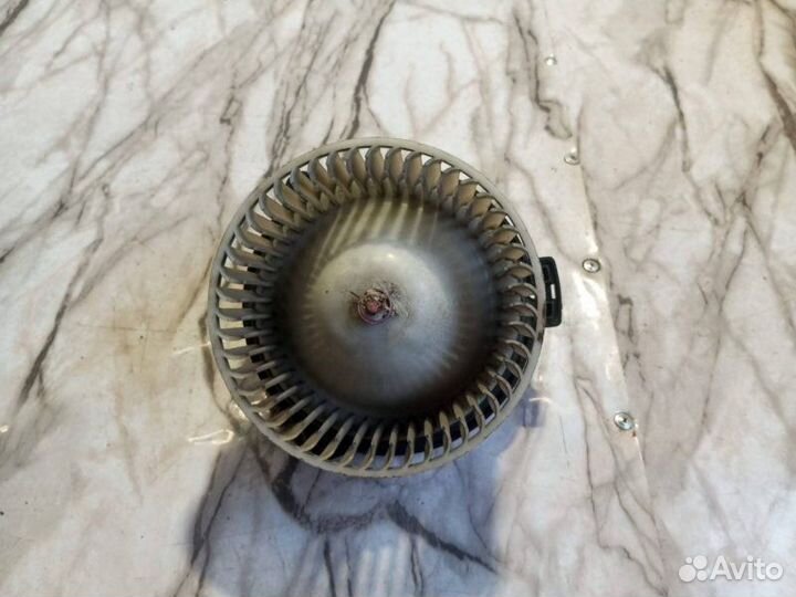 Моторчик печки Mitsubishi Galant 2000