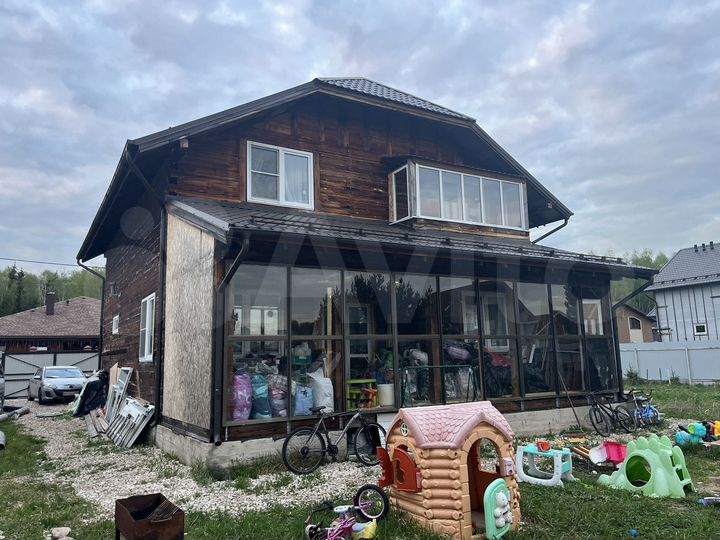 Коттедж 250 м² на участке 10 сот.