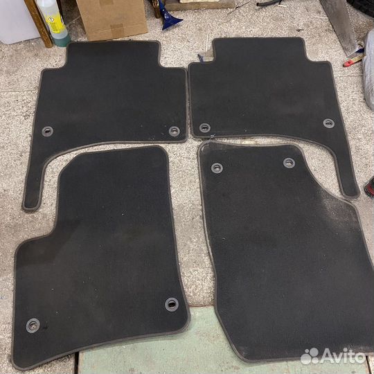 Автомобильные коврики для VW Touareg (1 поколение)