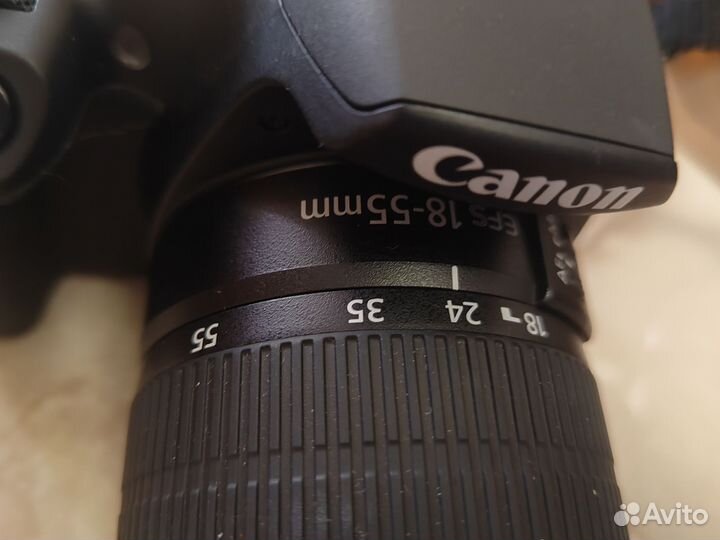 Зеркальный фотоаппарат Canon eos 2000d