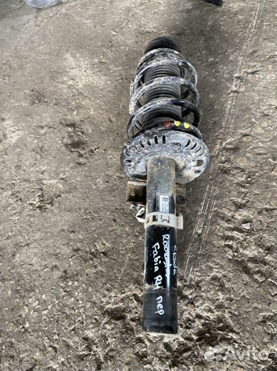 Стойка передняя правая в сборе skoda fabia 2 rooms