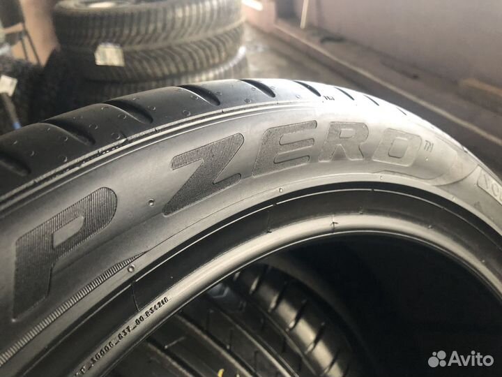 Pirelli P Zero PZ4 255/40 R21