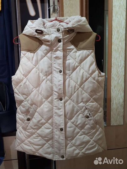 Жилет утепленный женский