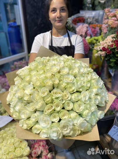 101 роза белая с бесплатной доставкой