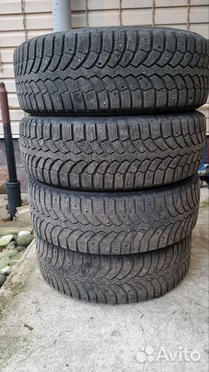 Bridgestone Blizzak Spike-01 185/60 R15 84