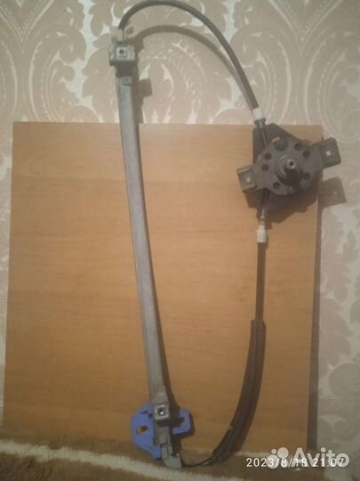 Механический стеклоподьемник