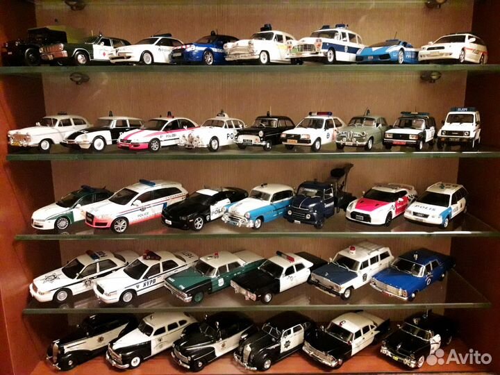 Полицейские машины