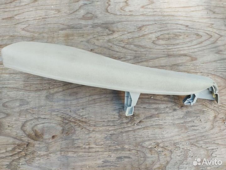 Крепление спинки заднего сиденья Toyota Prius