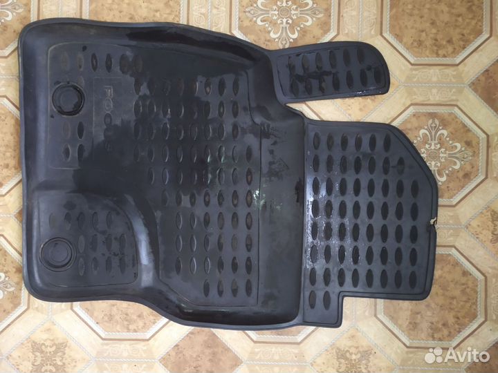 Автомобильные коврики резиновые Ford Focus