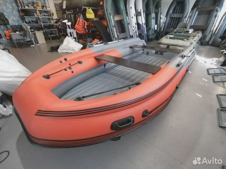 Лодка Skat Тритон 450 Fi нд; красно-серая