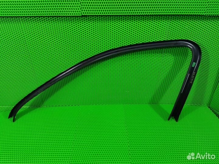 Накладка двери передняя левая Volkswagen Touareg