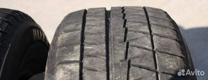 Bridgestone Blizzak Revo GZ 215/60 R17