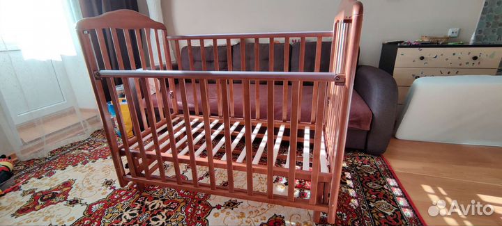 Детская кроватка