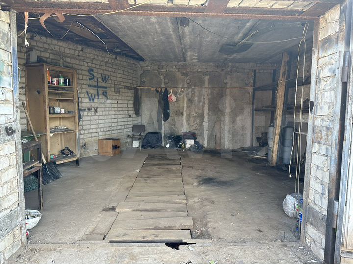 Гараж, > 30 м²