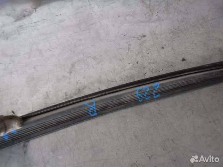 Уплотнитель верхний правый Лада Калина 21114 2007