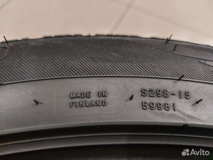 Nokian Tyres Hakkapeliitta R3 SUV 235/45 R20 100T