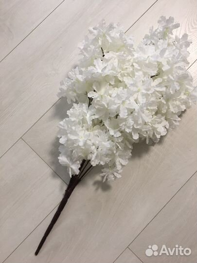 Искусственная ветка Сакура Белая