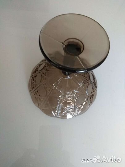 Вазочка, конфетница из цветного стекла