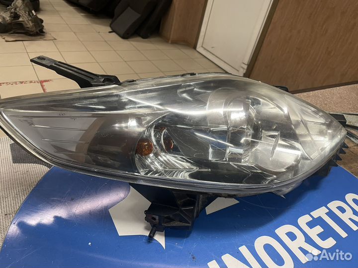 Фара правая Mazda 5 CR CC30510K0D