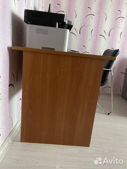 Письменный стол