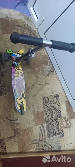 Детский самокат светящиеся колеса