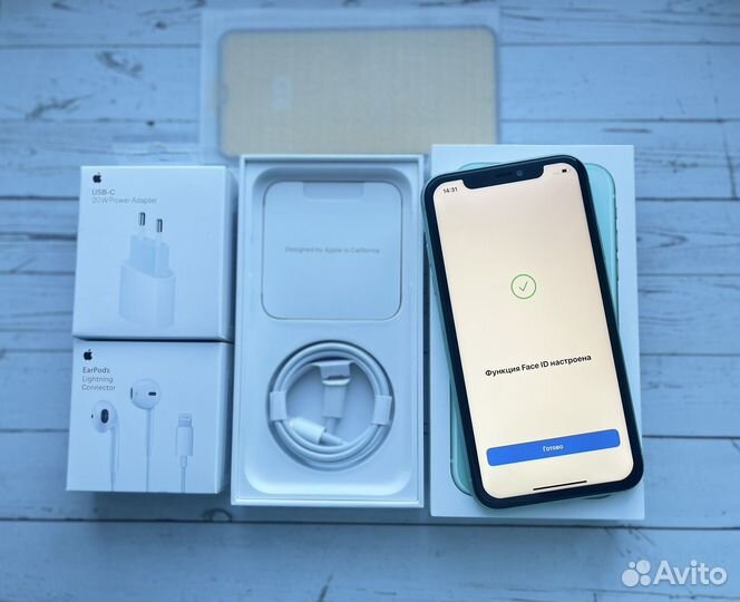 iPhone 11, 64 ГБ