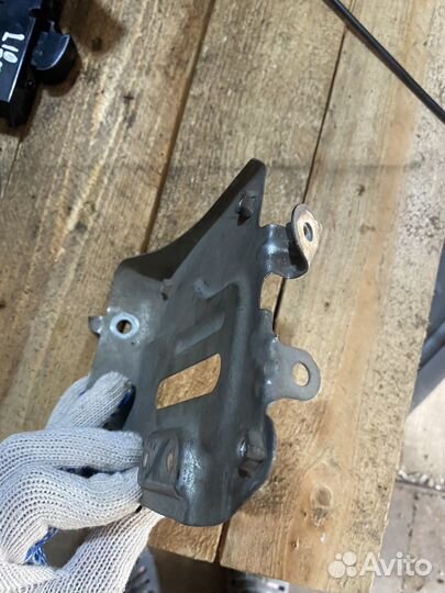 Кронштейн эбу mitsubishi lancer 10