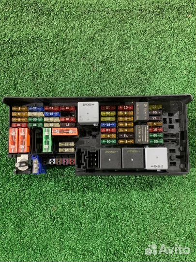 Блок предохранителей задний Mercedes-Benz R-Class