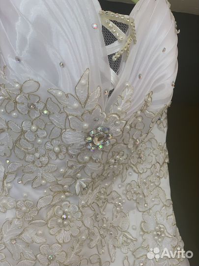 Продаю свадебное платье, фату, перчатки,украшения