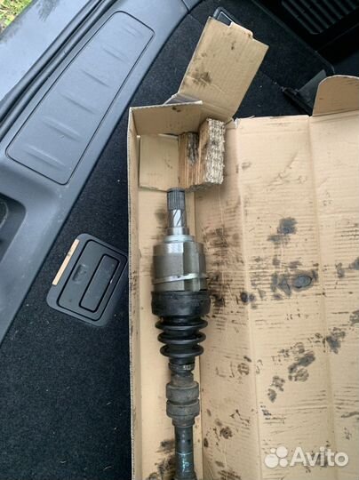 Привод левый Nissan Pathfinder,JX,Qx60