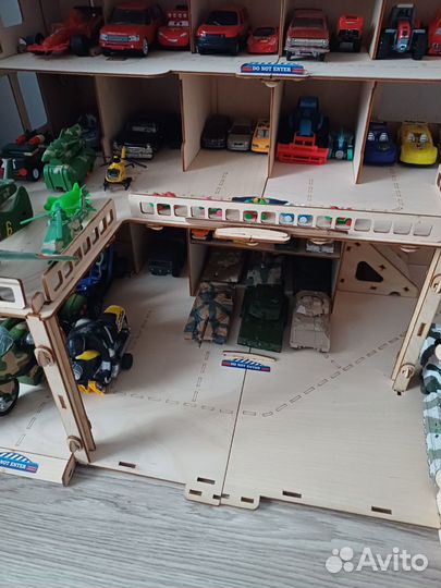 Детский гараж для машинок