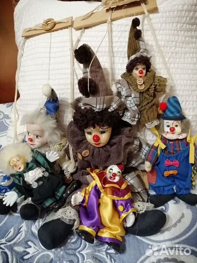 Колекция форфоровых кукол клоунов