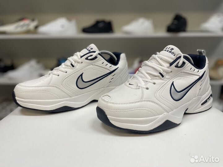 Кроссовки Nike Air Monarch