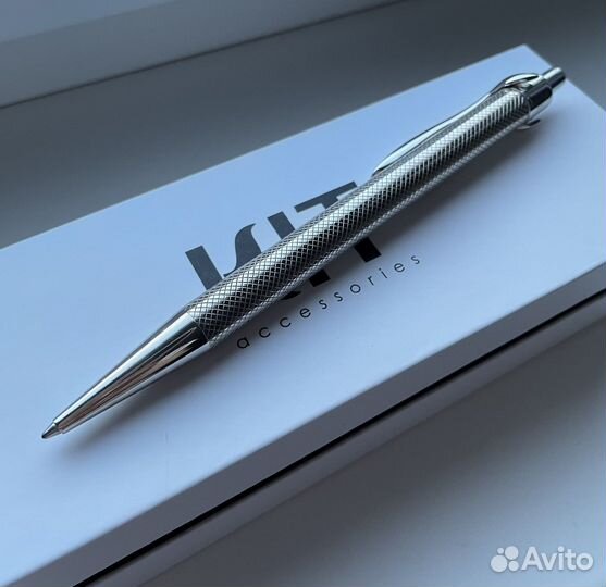 Серебряная шариковая ручка Kit