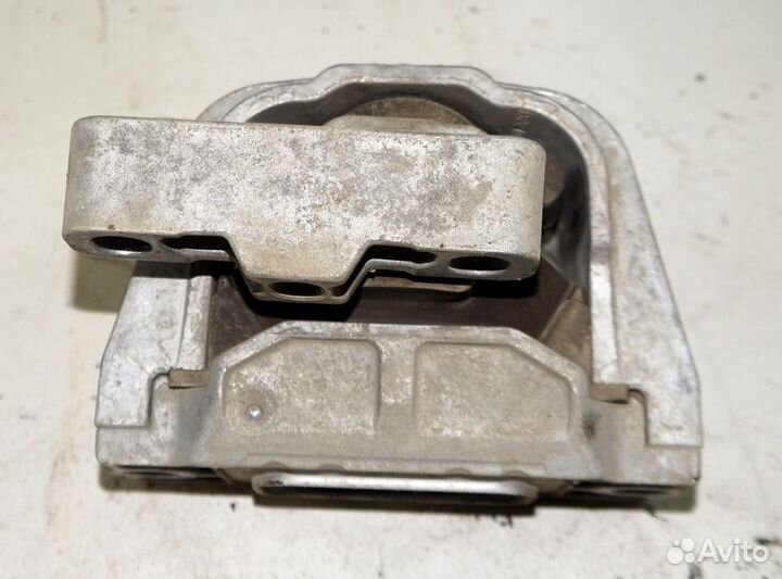 Опора двигателя Volkswagen Jetta 6