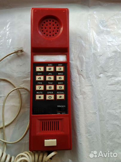 Телефон кнопочный с соединительным кабелем